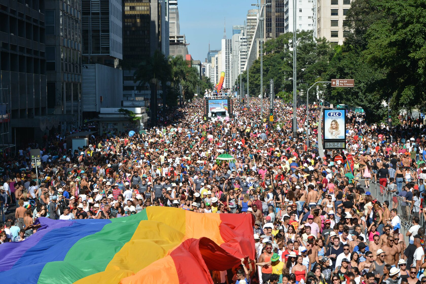 Участники парада 2015 года в Марселе